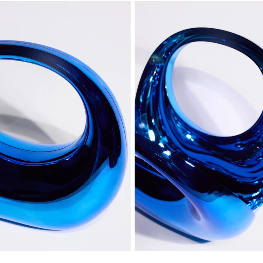 Metallic blue Hard Smooth Curved Handbag - Picture 4 of 4